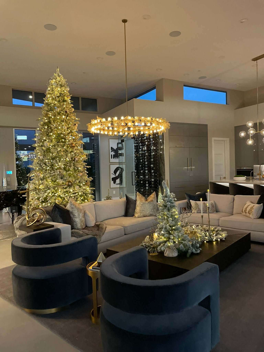 Árvore de Natal Artificial Queen Flock® com 800 Luzes LED Brancas Quentes